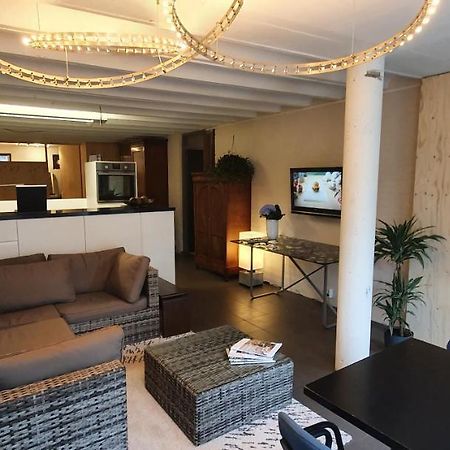 Waar Maas & Waal..... Apartamento Woudrichem Exterior foto
