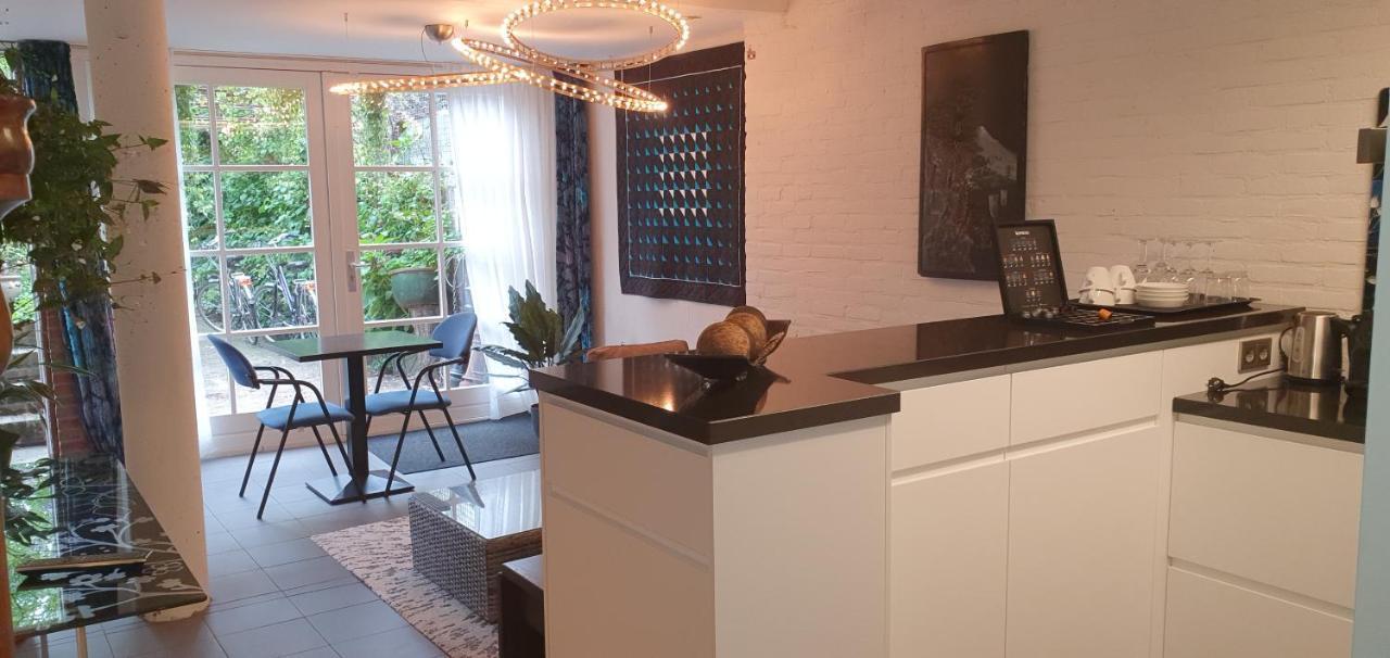 Waar Maas & Waal..... Apartamento Woudrichem Exterior foto